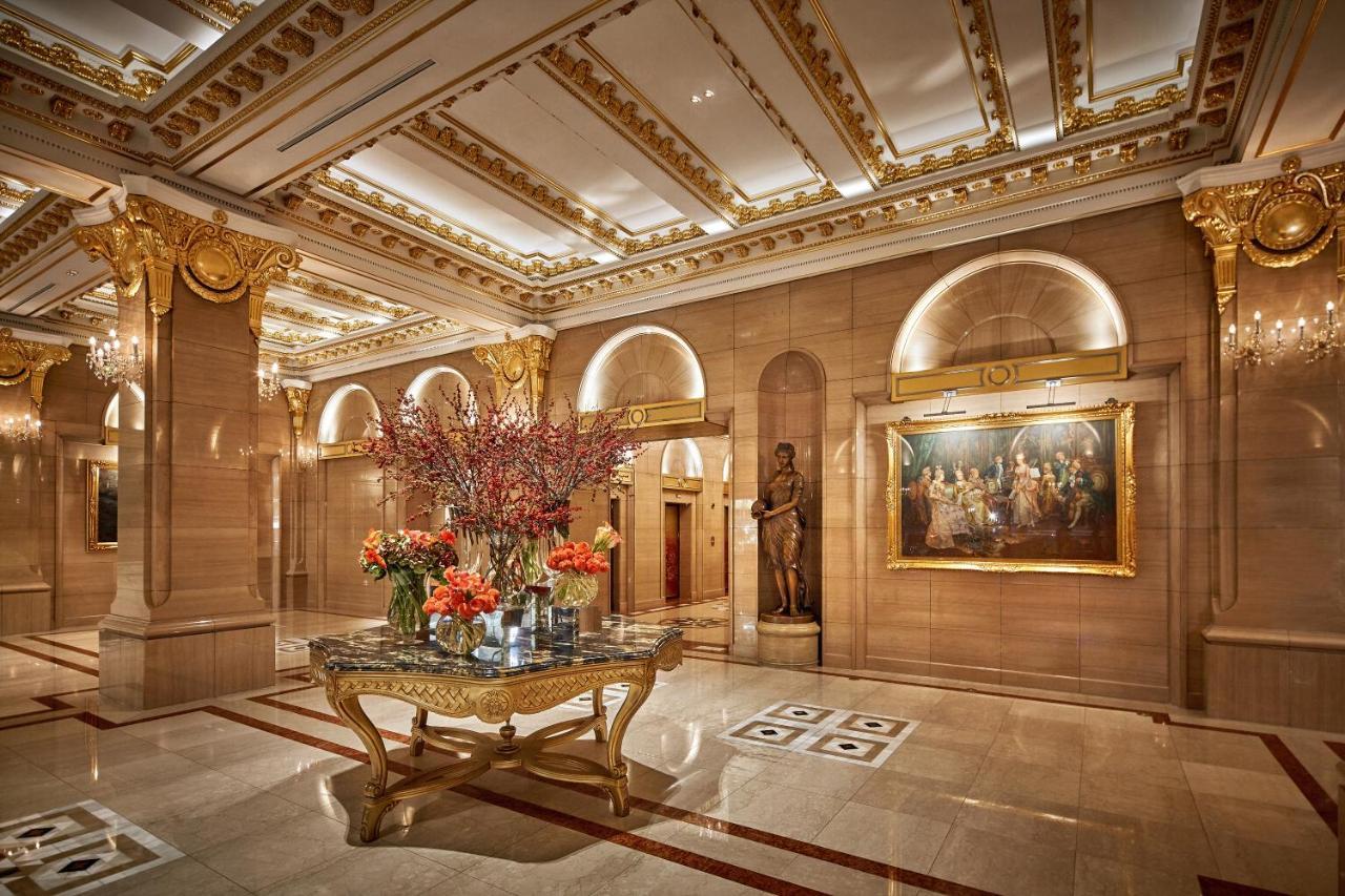 Lotte Hotel Seoul Executive Tower Buitenkant foto The lobby of the Four Seasons Hotel