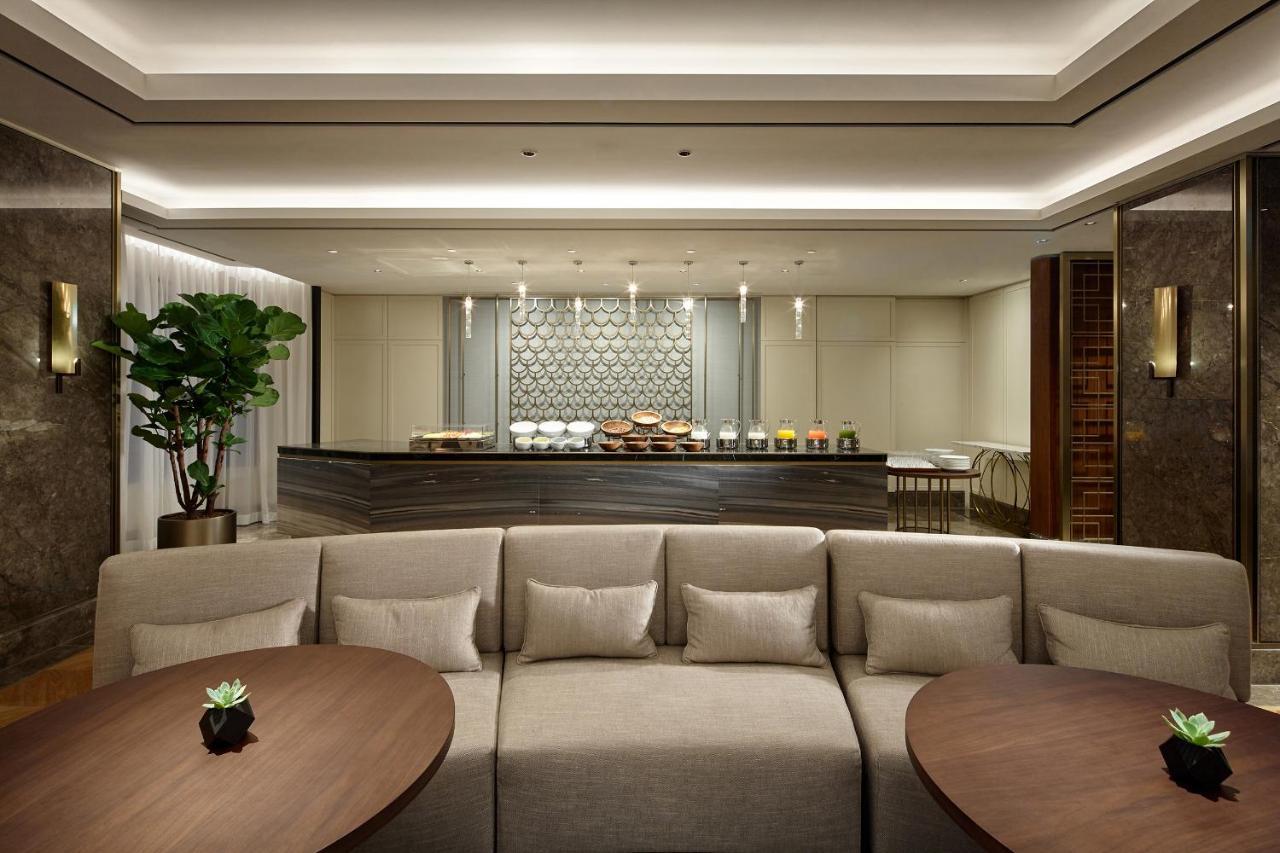 Lotte Hotel Seoul Executive Tower Buitenkant foto The lounge at the airport