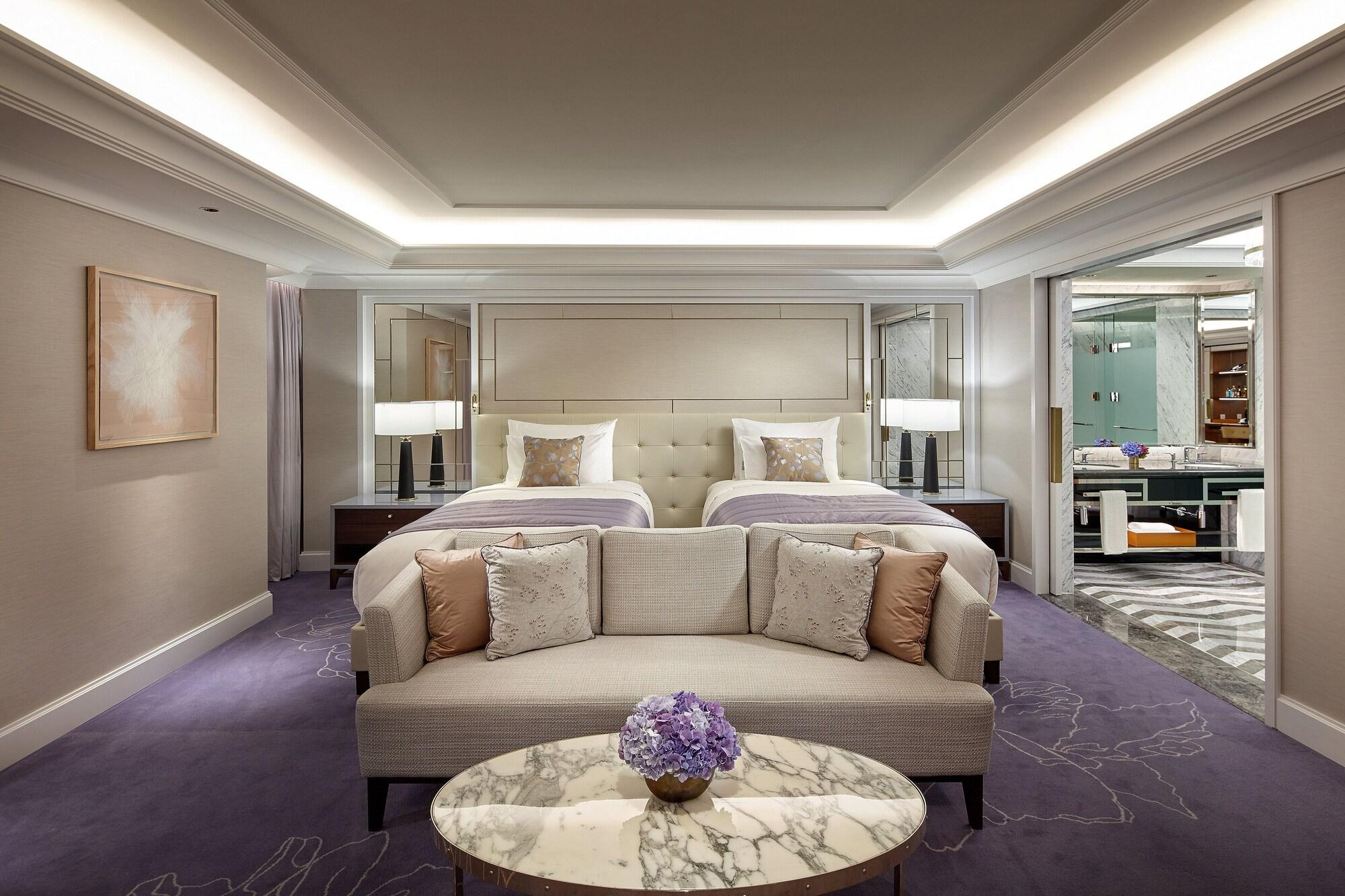 Lotte Hotel Seoul Executive Tower Buitenkant foto A suite at The St. Regis Mumbai