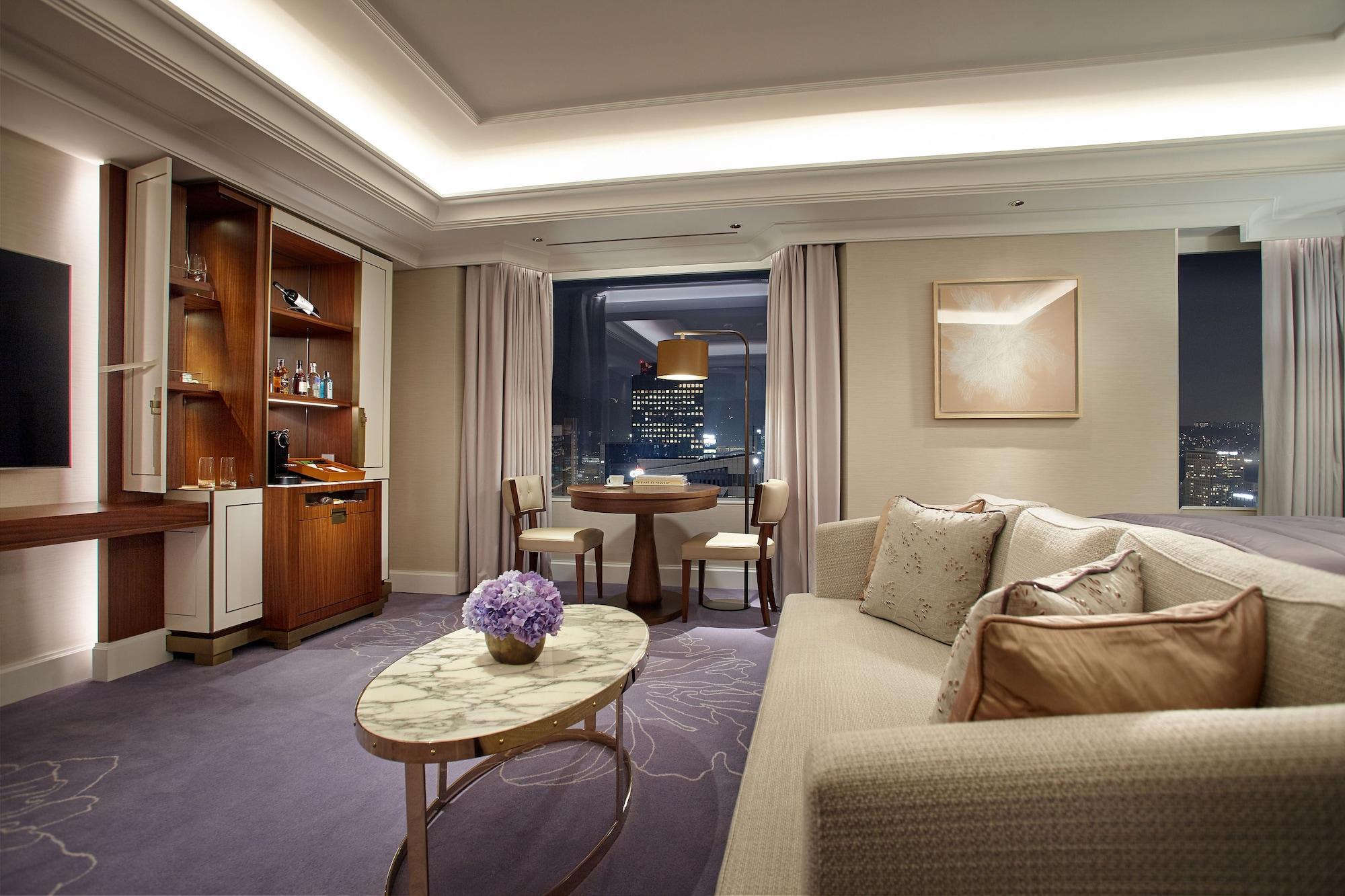 Lotte Hotel Seoul Executive Tower Buitenkant foto A suite at the Conrad Tokyo