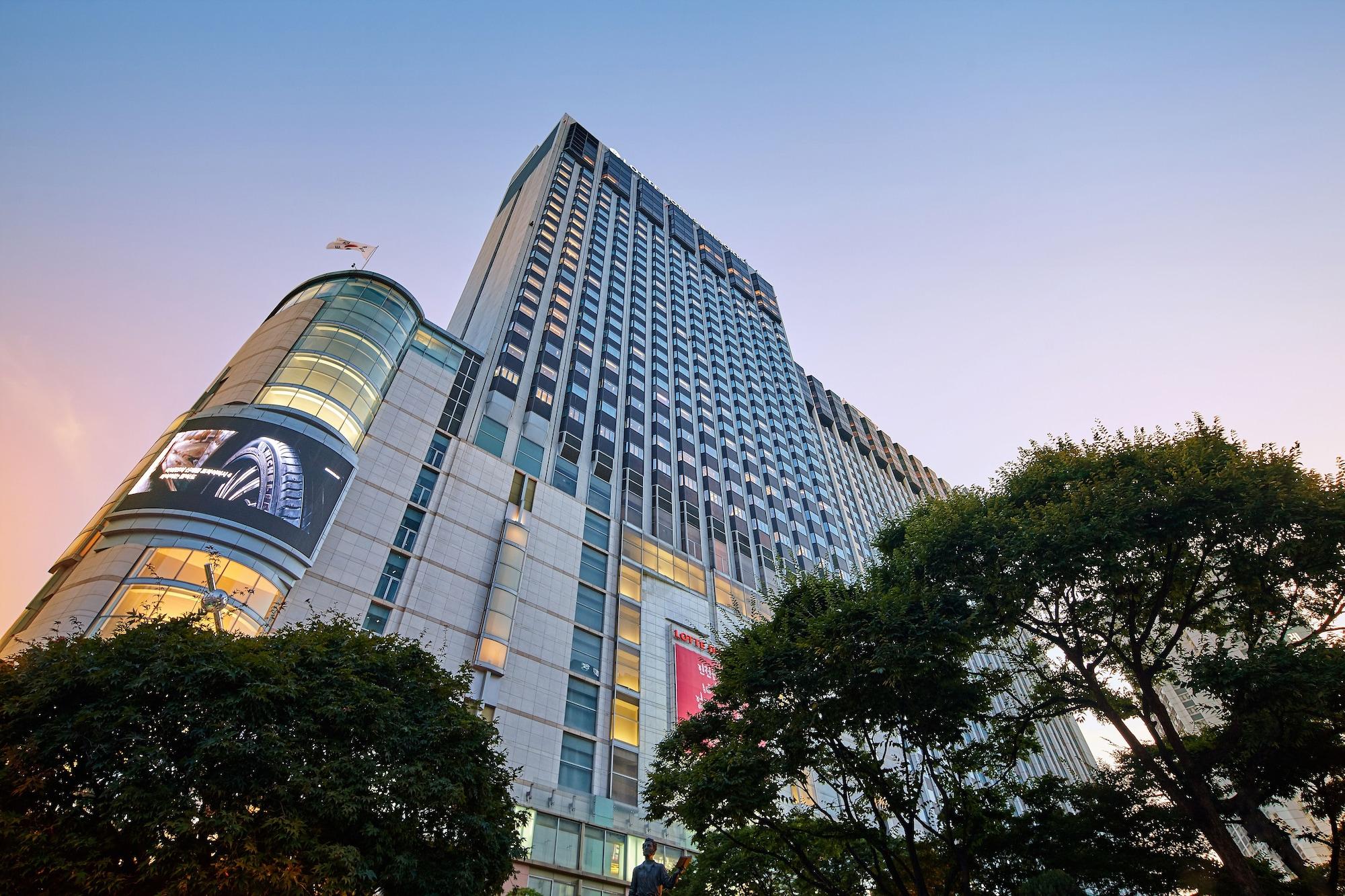 Lotte Hotel Seoul Executive Tower Buitenkant foto The hotel in 2013